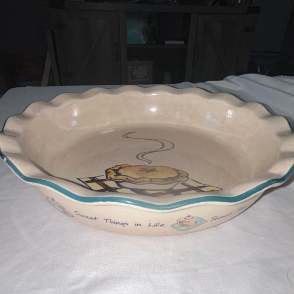 Bath & Body Works Sweet Things in Life Ceramic Scalloped Pie Dish Baker Cream